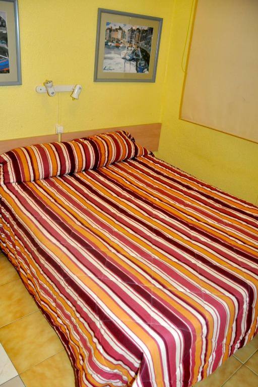 Single room at Hostal El Jardín, Benidorm